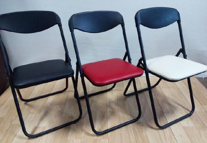 Три расцветки стульев Jack Black в естественном освещении